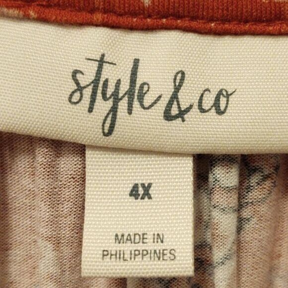 Floral Style&CO square neck short sleeves peasant top plus size. - Picture 4 of 5